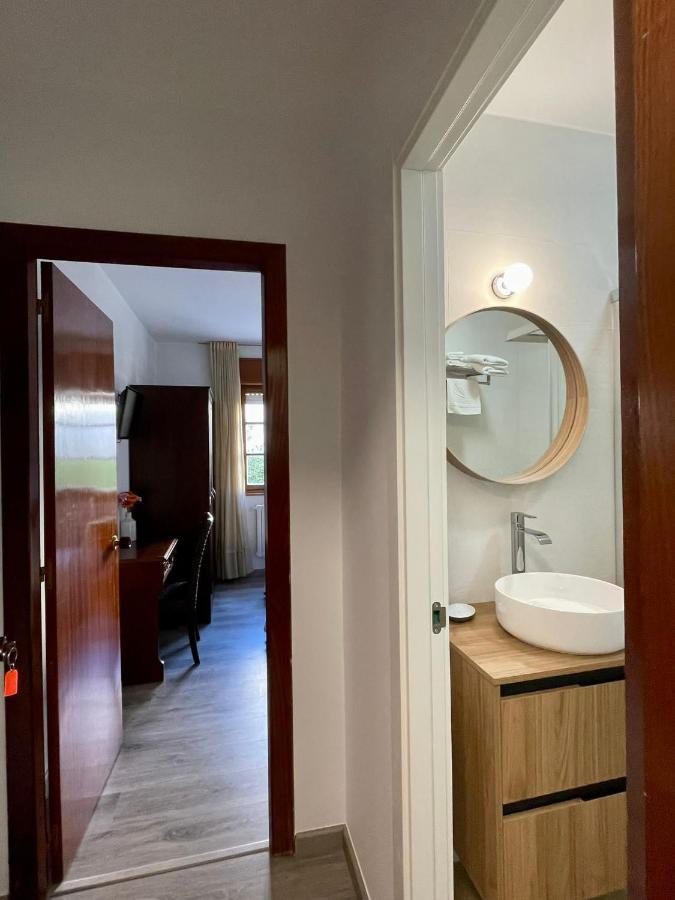 Hotel La Bilbaina De Vegadeo Esterno foto